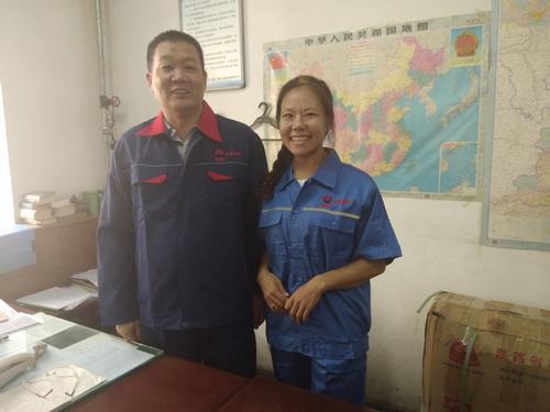 陕煤建设韩城分公司为职工购置新工服做好后勤服务工作