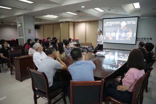 陕煤建设路桥分公司筑牢安全生产“铜墙铁壁”