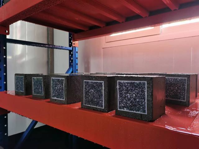 陕煤建设矿建二公司第三项目部给试块办了“身份证”