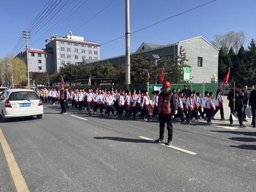 陕煤建设榆林公司第一项目部：开启“守护模式”为学子们安全保驾护航 践行国企社会担当