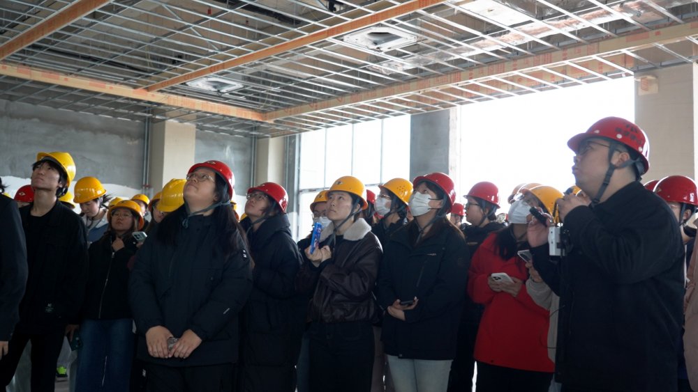 鄂尔多斯应用技术学院土木工程学院师生到陕煤建设内蒙古分公司应用技术学院 项目部开展社会实践