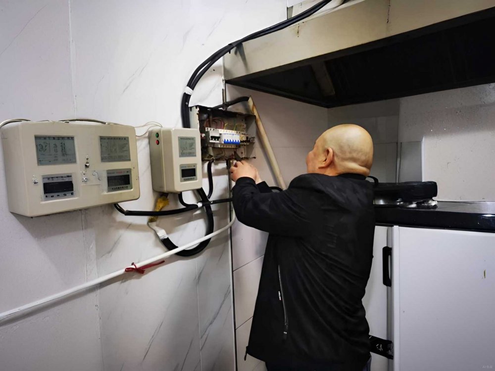 陕煤建设机电安装公司：锚定“两堂一舍”核心阵地 织密安全保障网